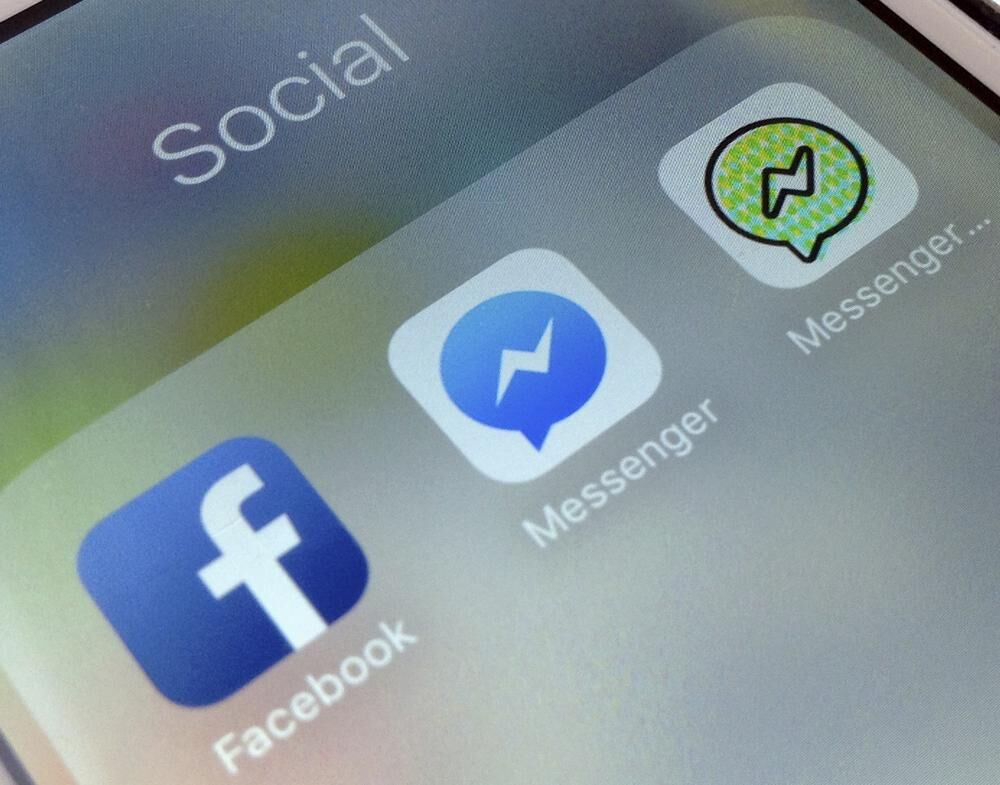 FACEBOOK - MESSENGER FOR KIDS `.jpeg